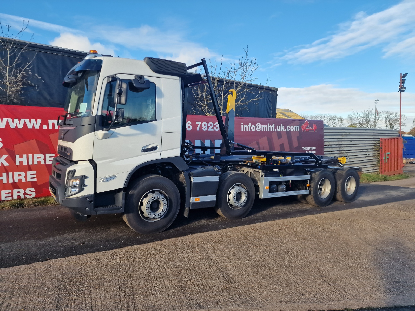 NEW VOLVO 8X4 HOOKLOADER | MHF